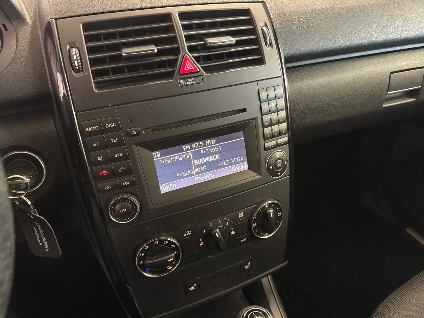 MERCEDES-BENZ A 2011