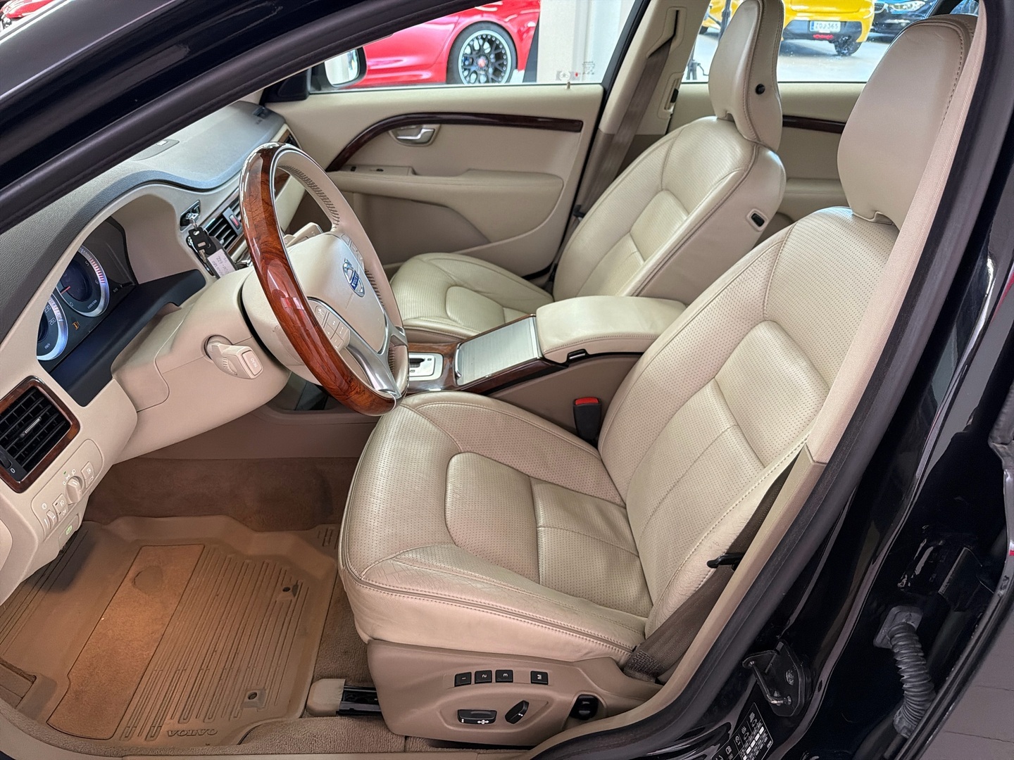 VOLVO S80 2011