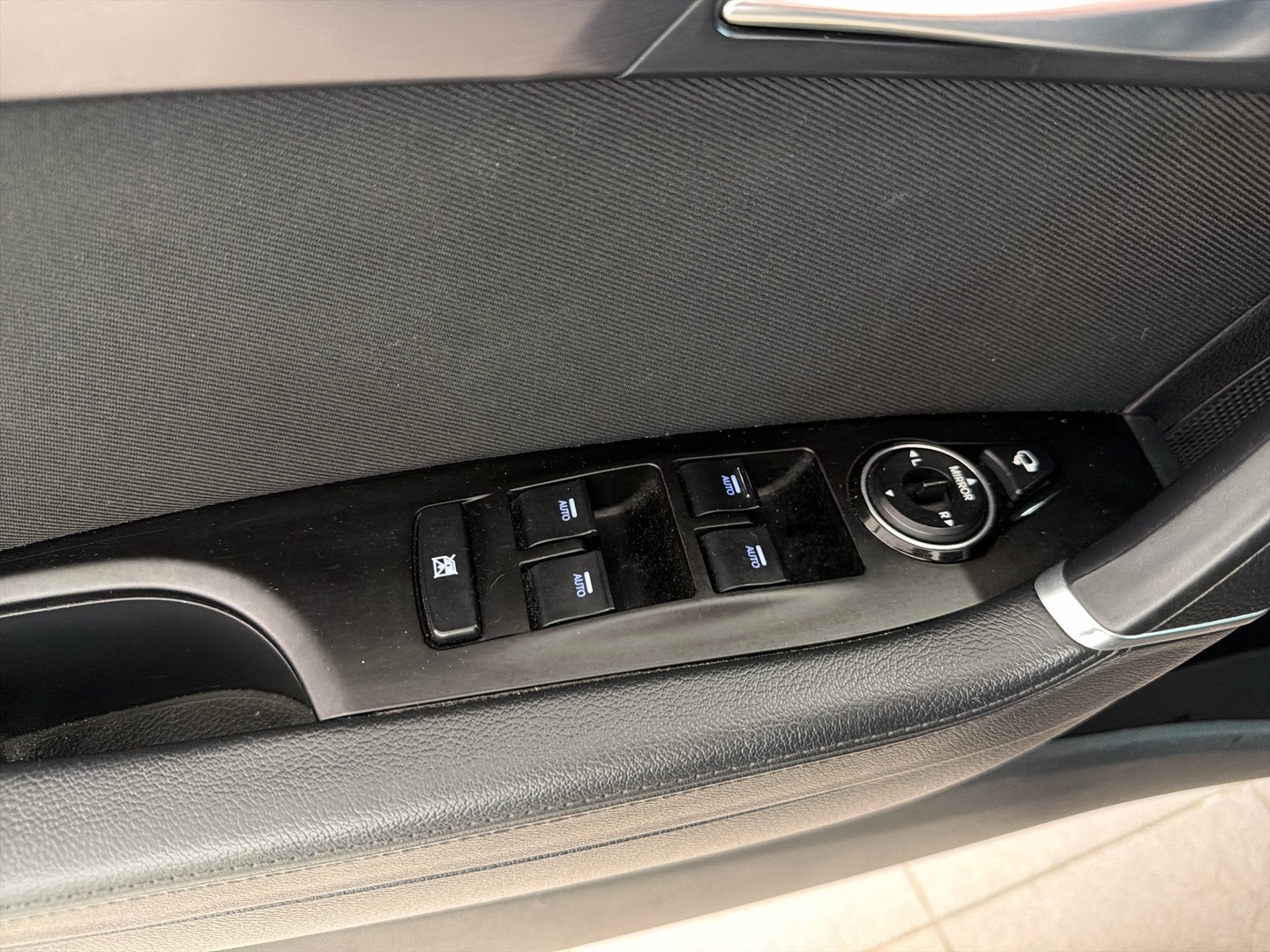 HYUNDAI i40 2012