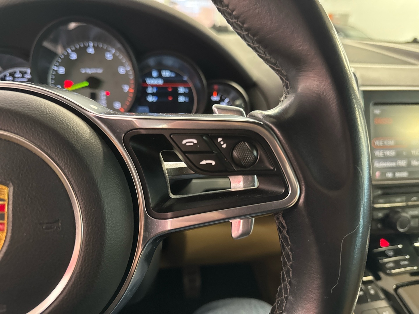 PORSCHE Cayenne 2015