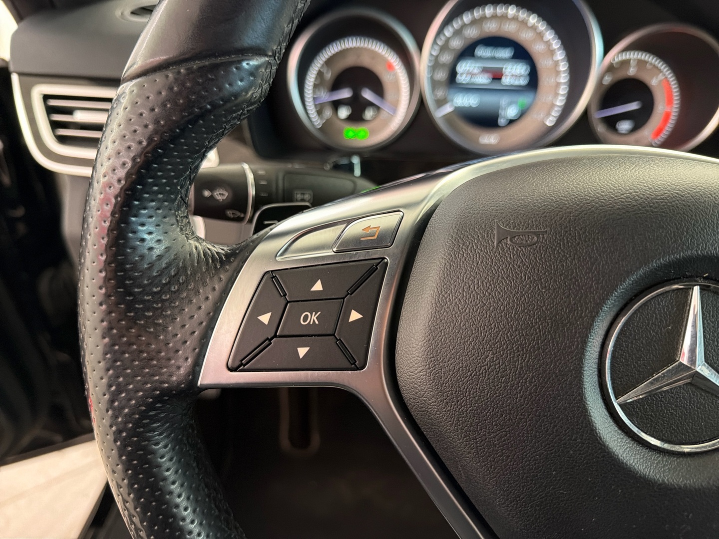 MERCEDES-BENZ E 2014