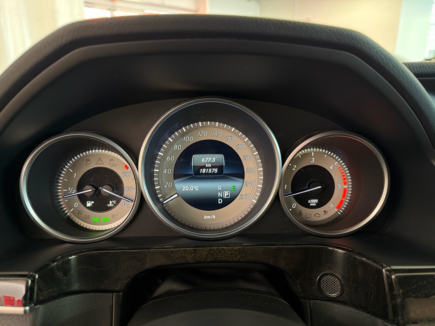 MERCEDES-BENZ E 2014