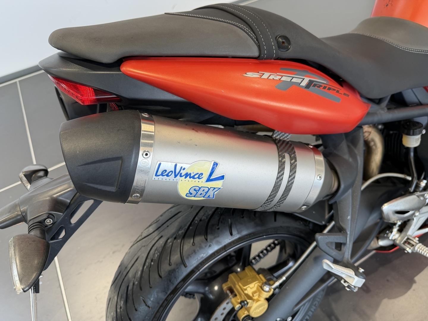 TRIUMPH STREET TRIPLE 2010