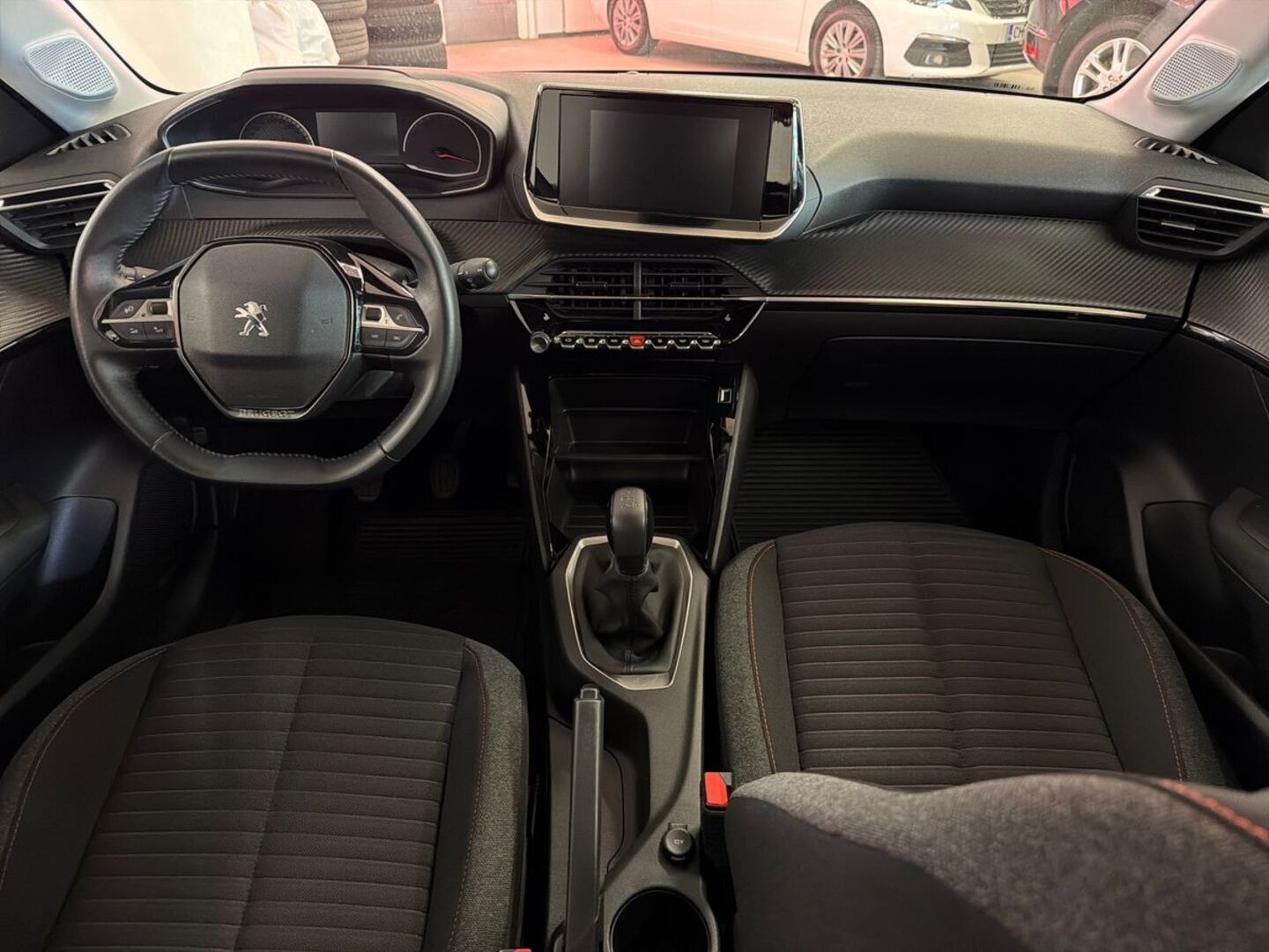 PEUGEOT 208 2021