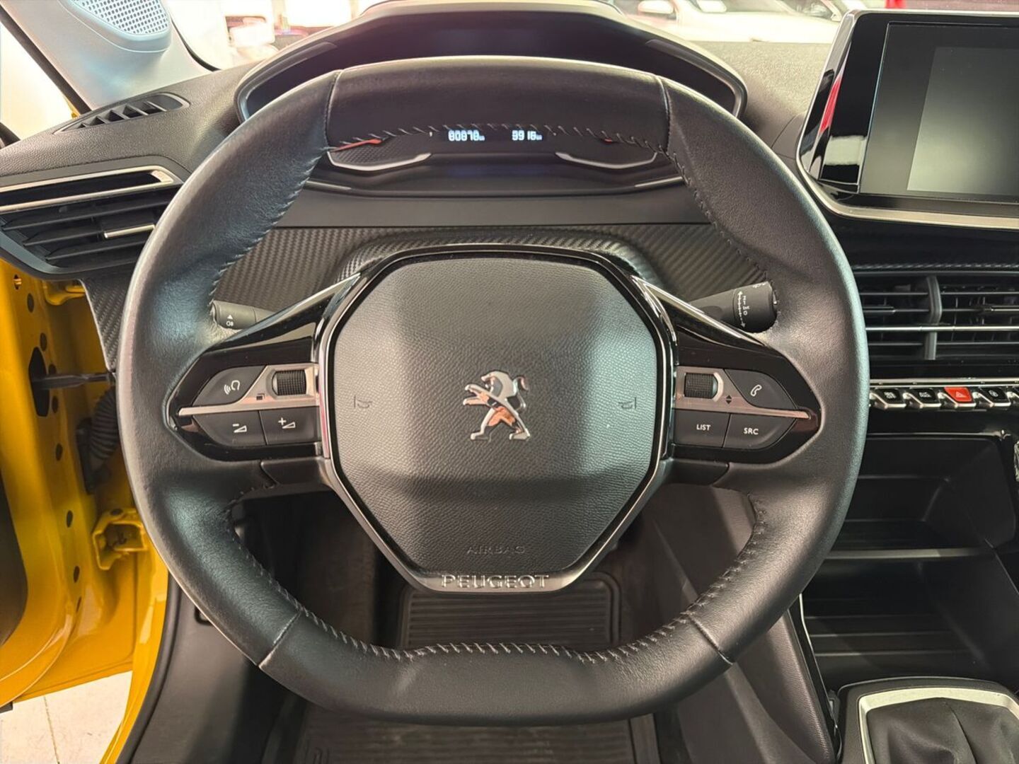 PEUGEOT 208 2021