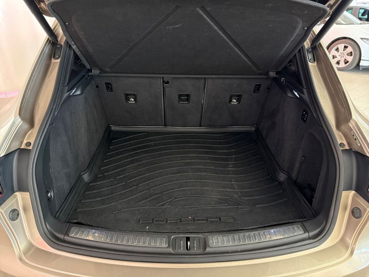 PORSCHE Macan 2015