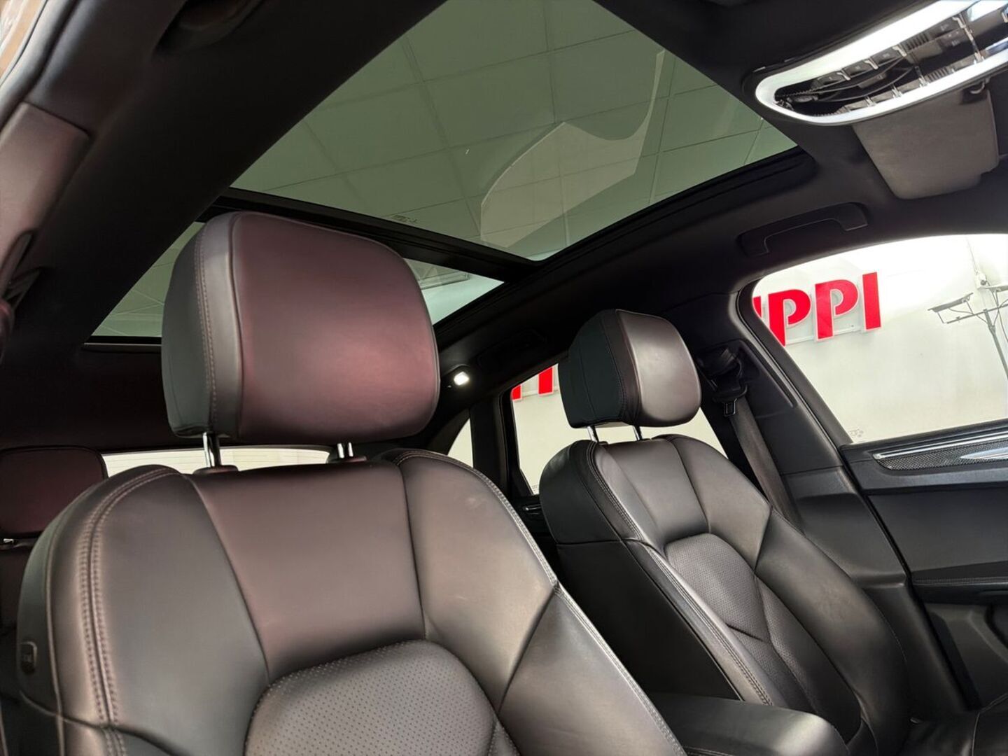 PORSCHE Macan 2015