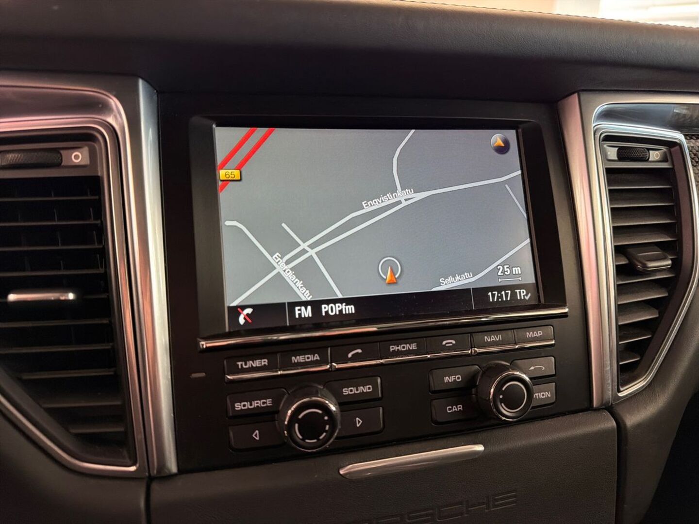 PORSCHE Macan 2015