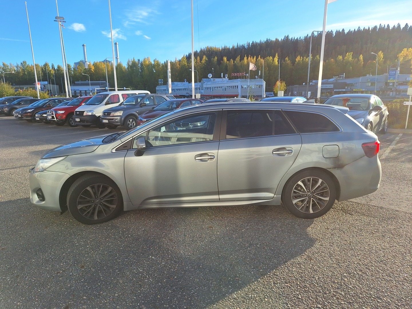 TOYOTA Avensis 2016