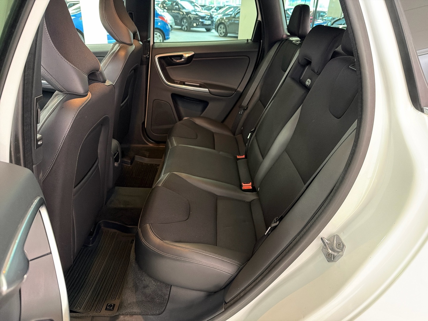VOLVO XC60 2016