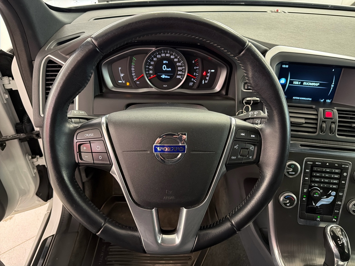 VOLVO XC60 2016