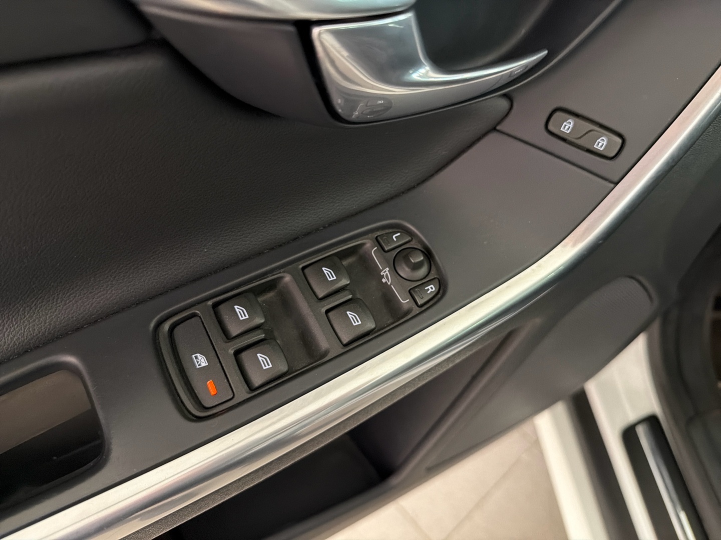 VOLVO XC60 2016