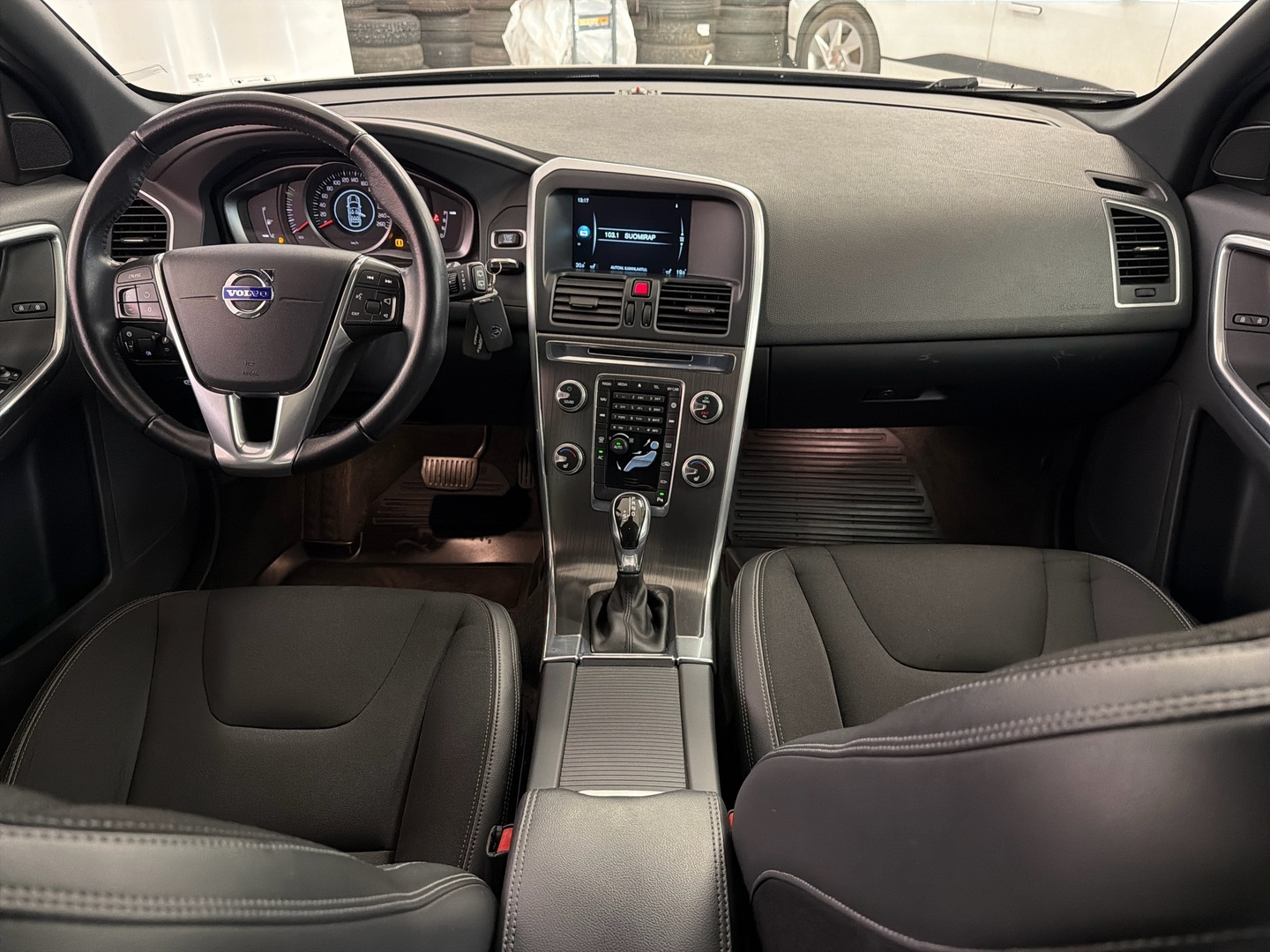 VOLVO XC60 2016