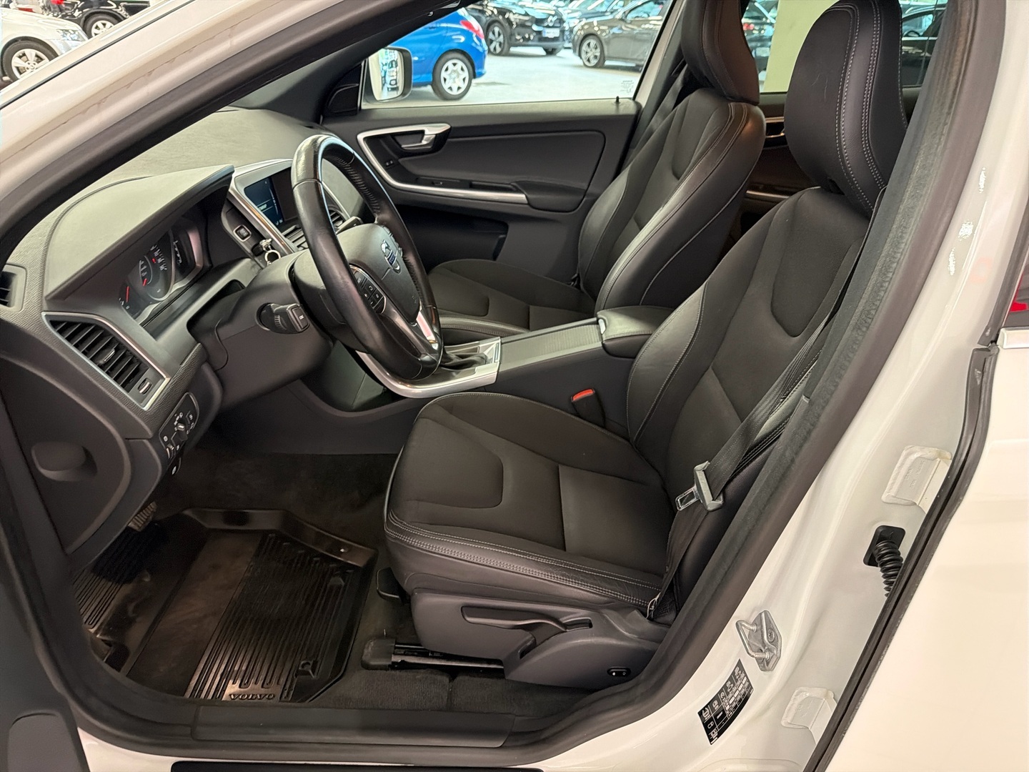VOLVO XC60 2016