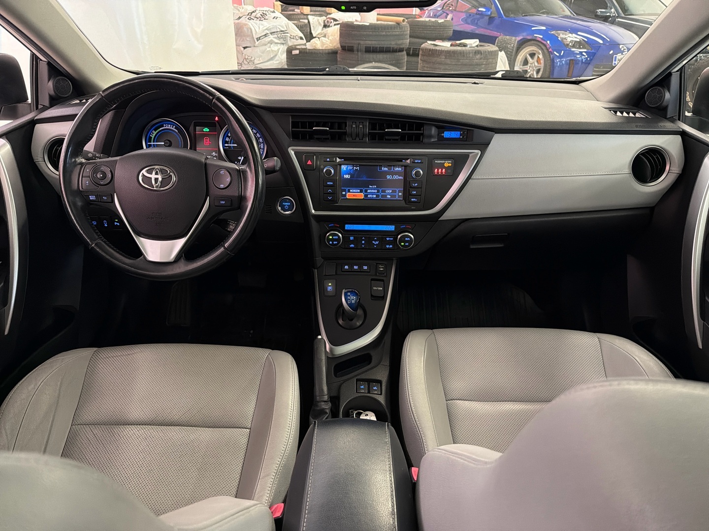TOYOTA Auris 2013
