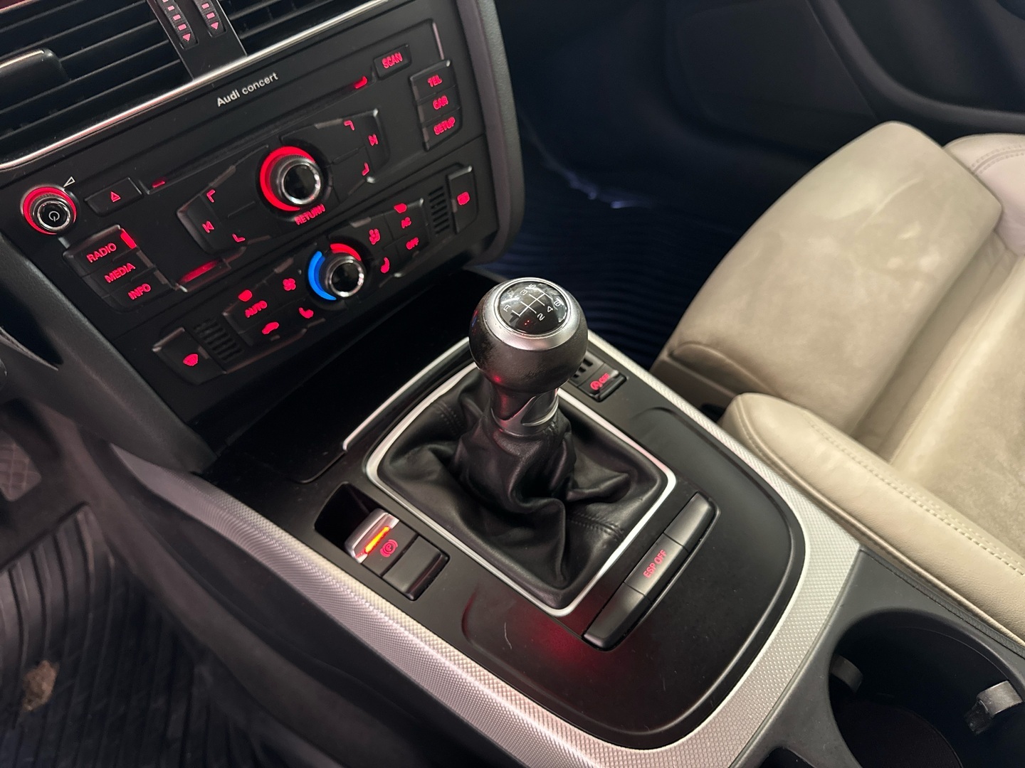 AUDI A4 allroad quattro 2010