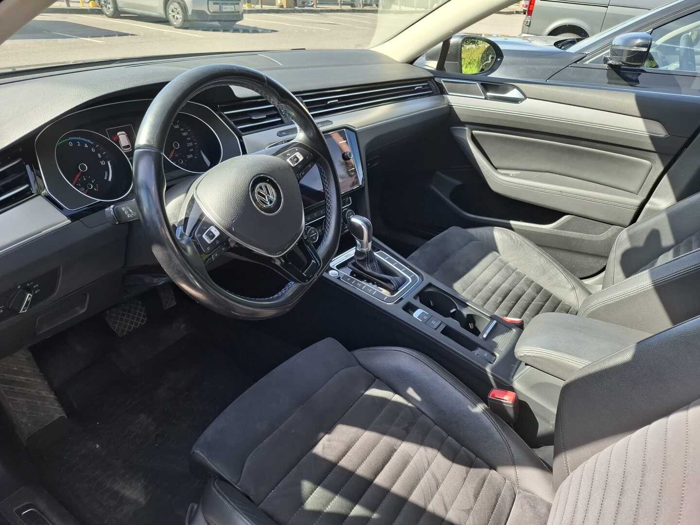 VOLKSWAGEN Passat 2018