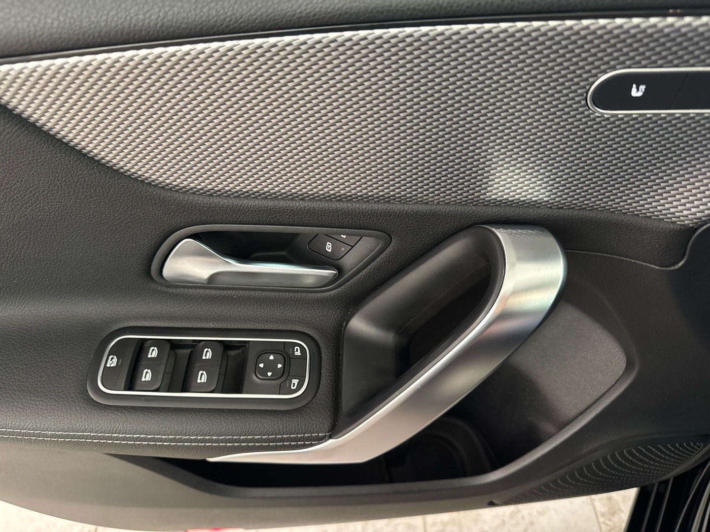 MERCEDES-BENZ A 2019