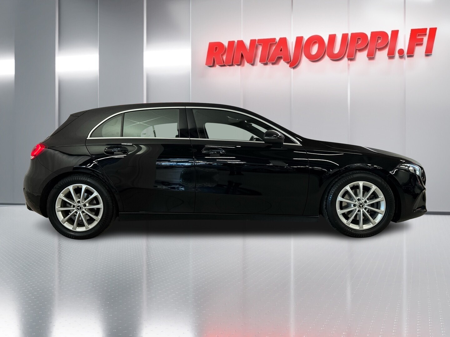 MERCEDES-BENZ A 2019