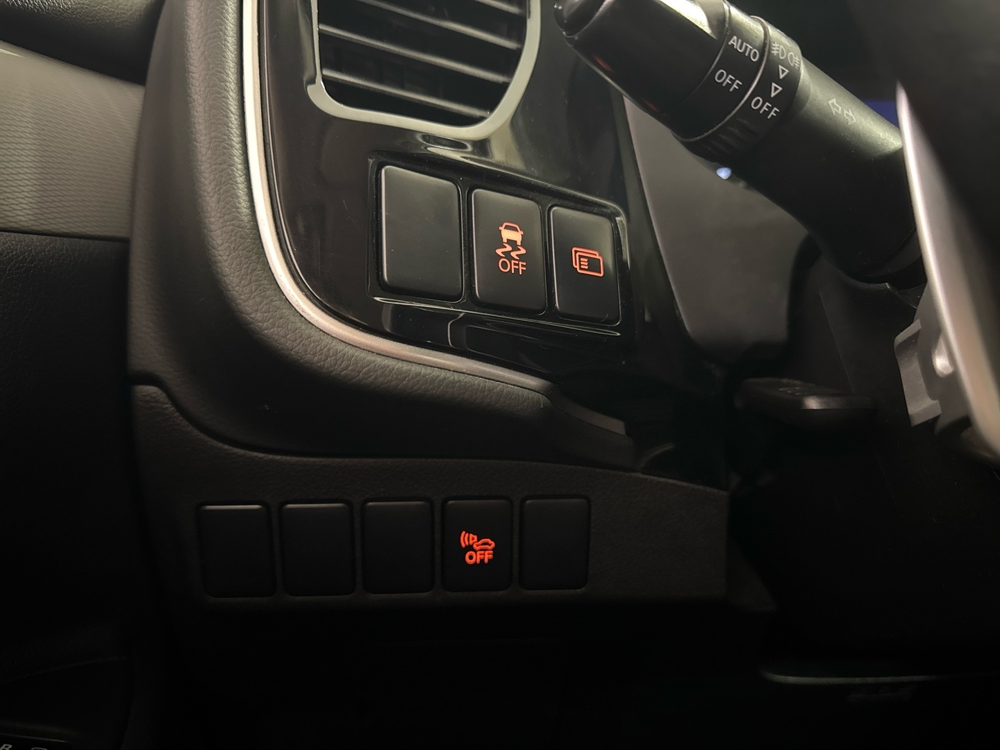 MITSUBISHI Outlander PHEV 2015