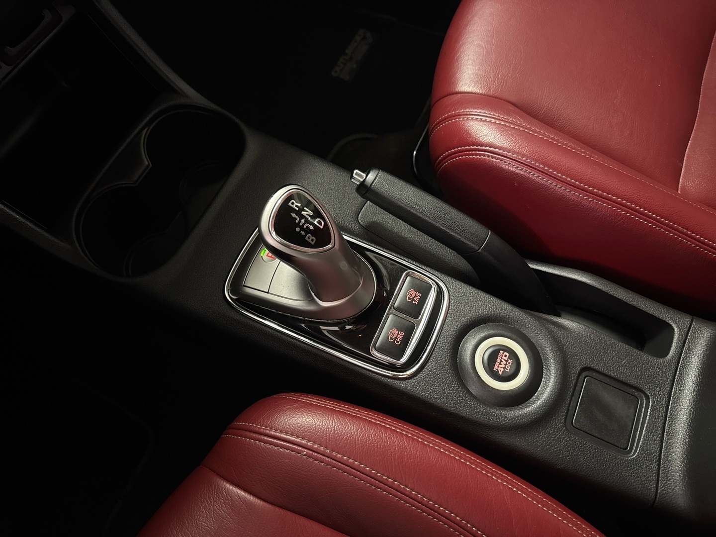 MITSUBISHI Outlander PHEV 2015