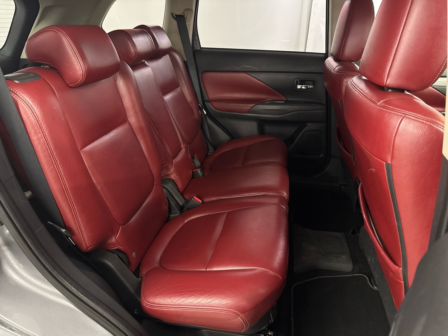 MITSUBISHI Outlander PHEV 2015