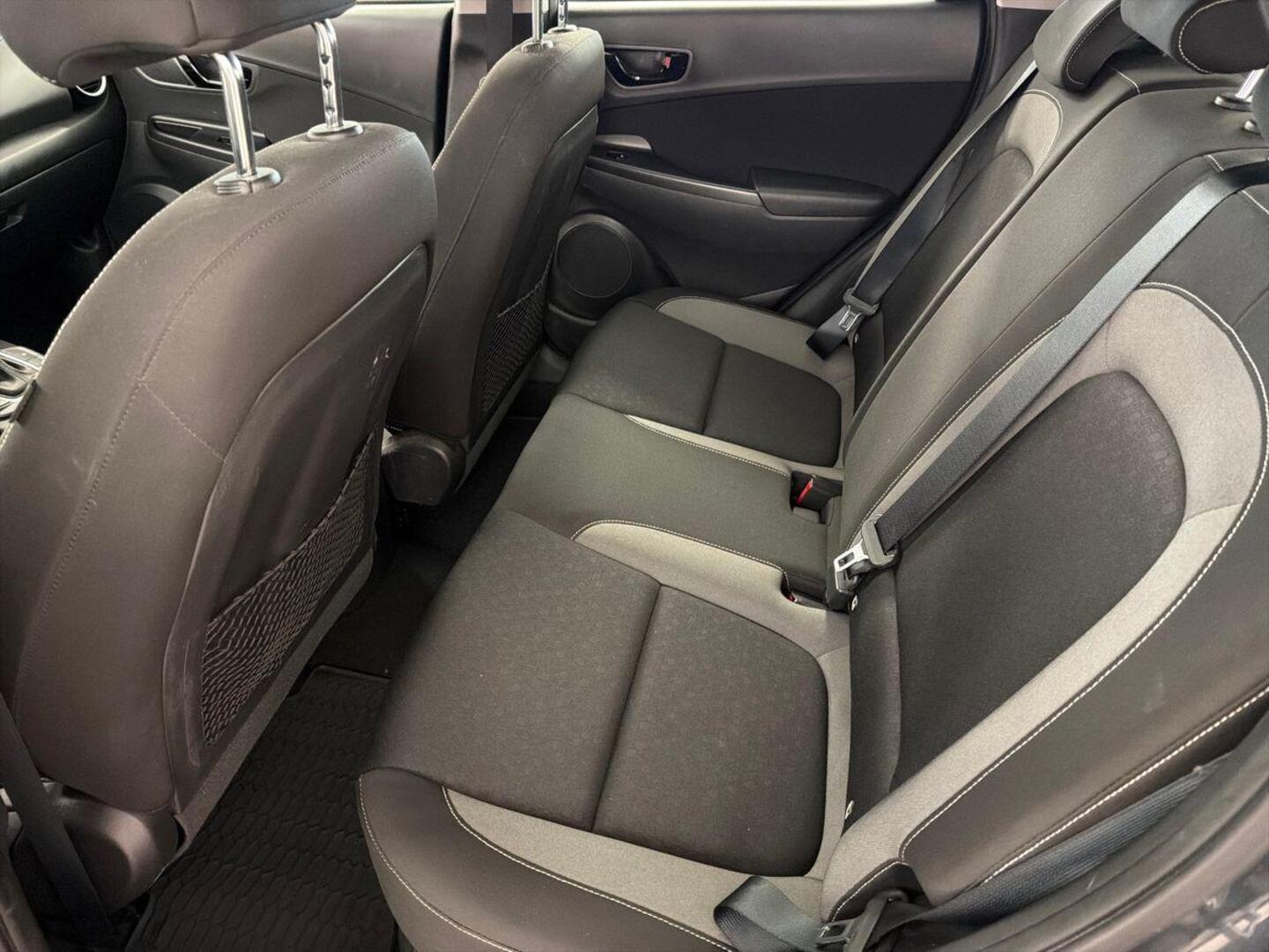 HYUNDAI KONA 10