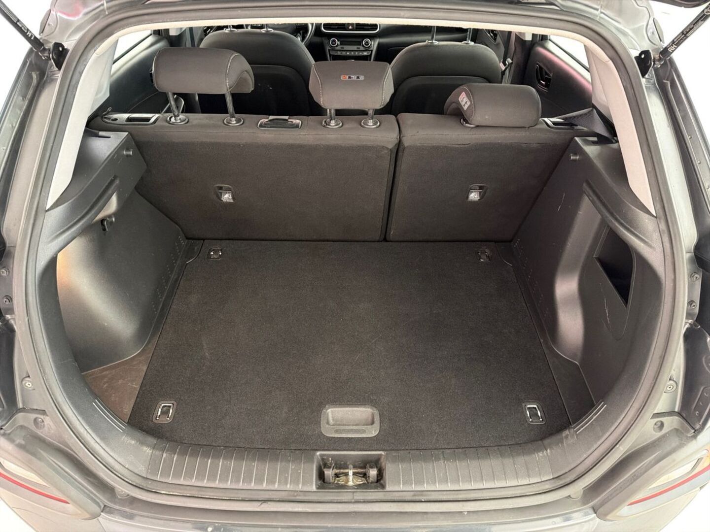 HYUNDAI KONA 11