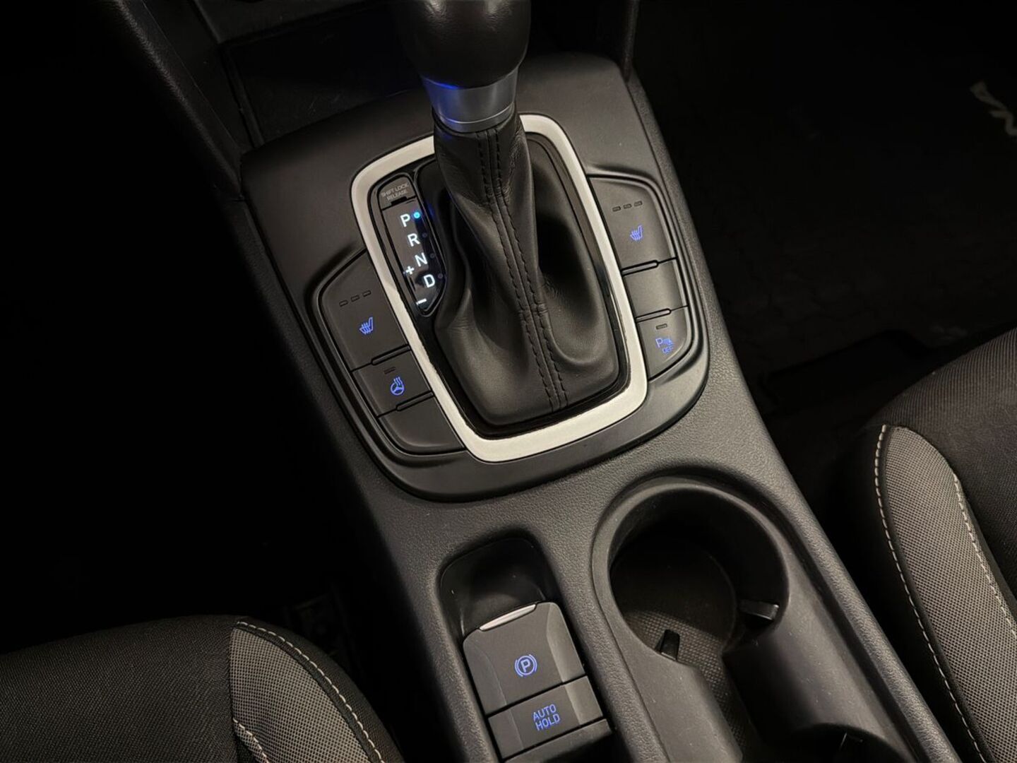 HYUNDAI KONA 27