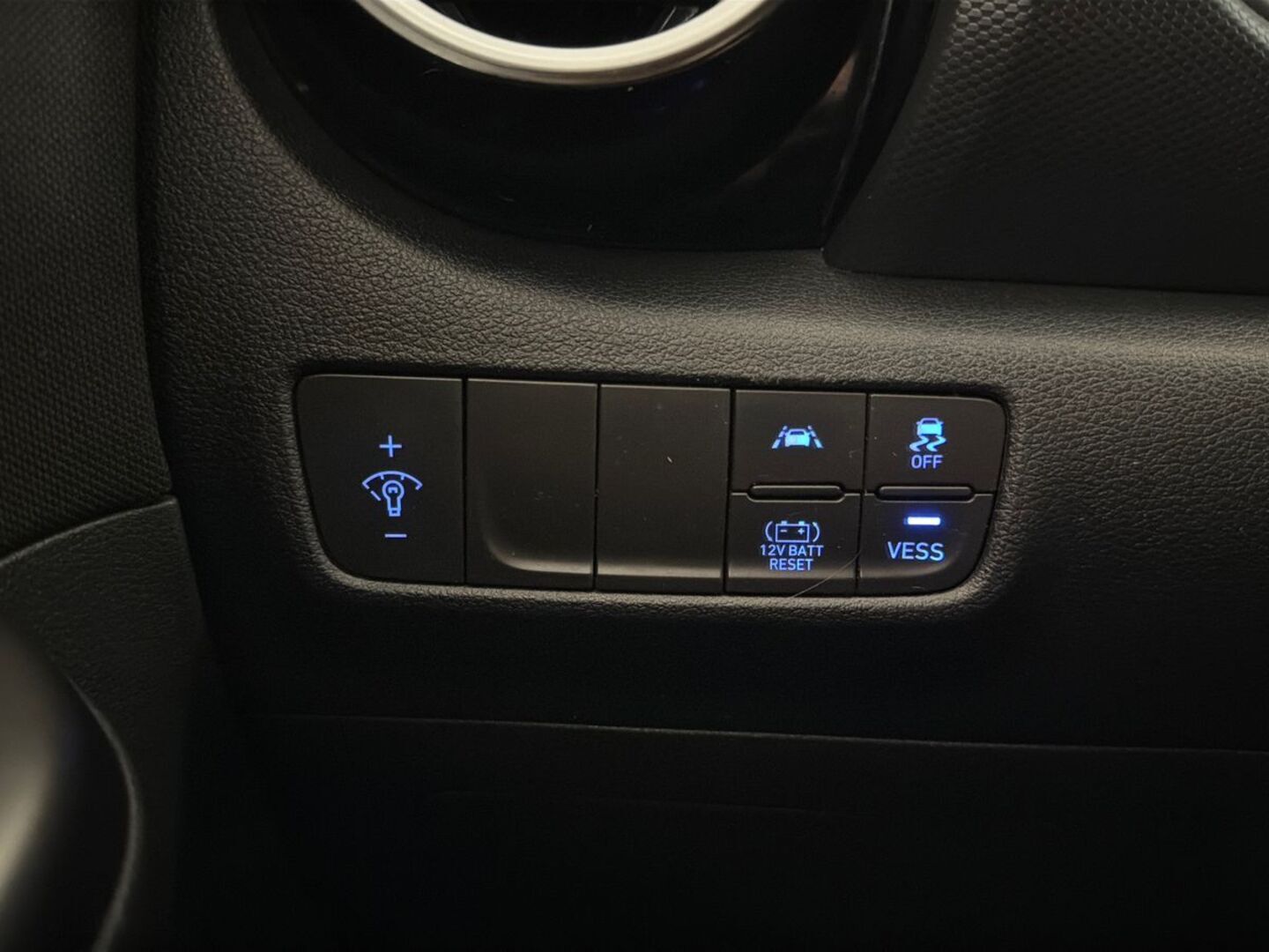 HYUNDAI KONA 28