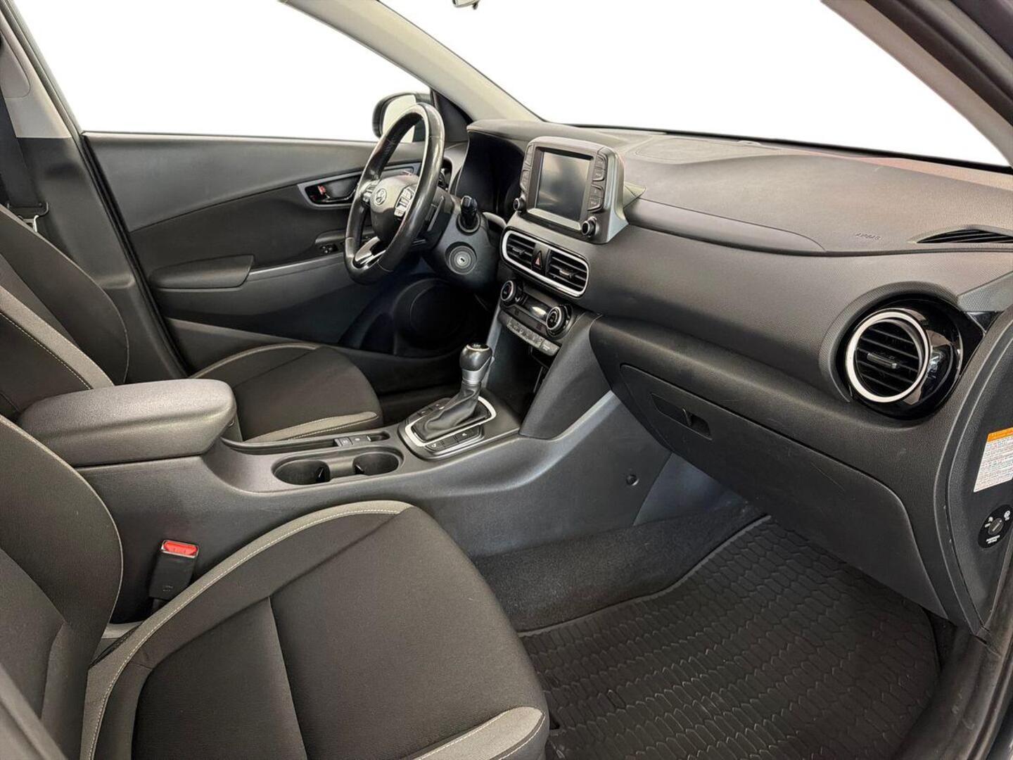 HYUNDAI KONA 9