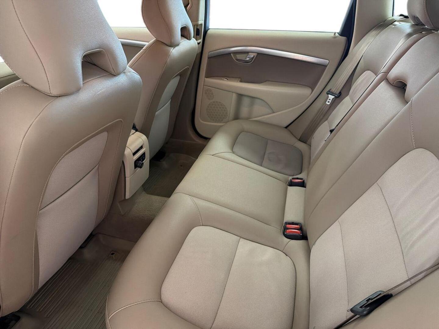 VOLVO V70 8