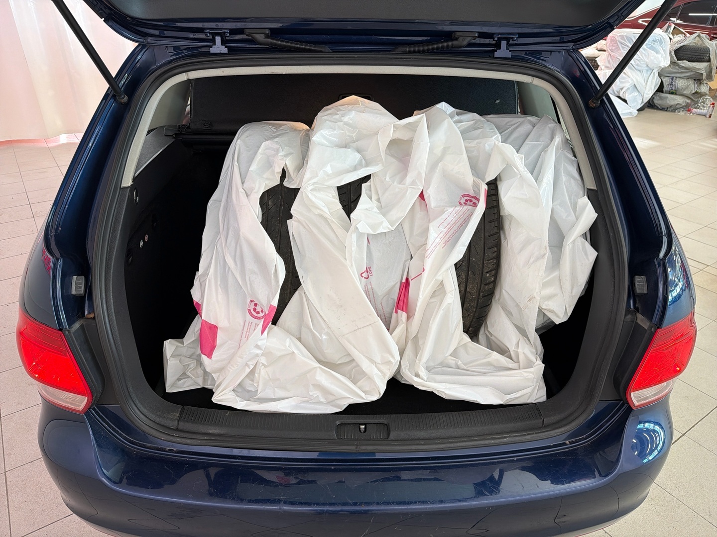 VOLKSWAGEN Golf 2012