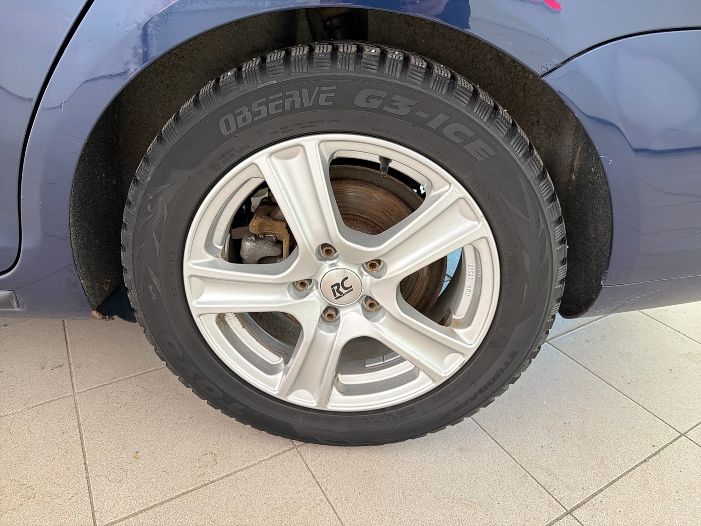 VOLKSWAGEN Golf 2012