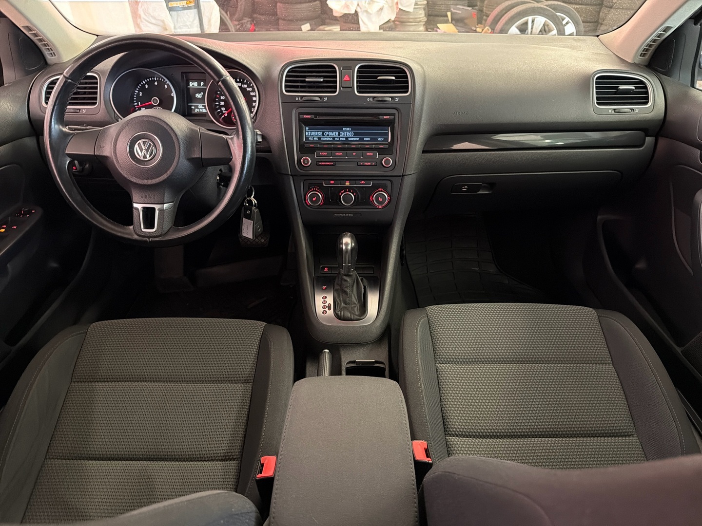 VOLKSWAGEN Golf 2012