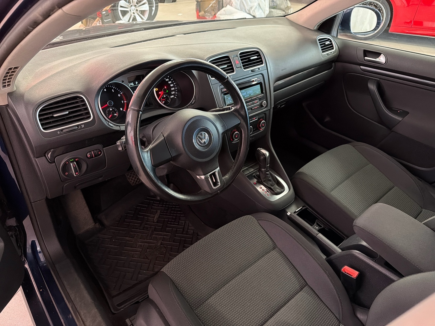 VOLKSWAGEN Golf 2012