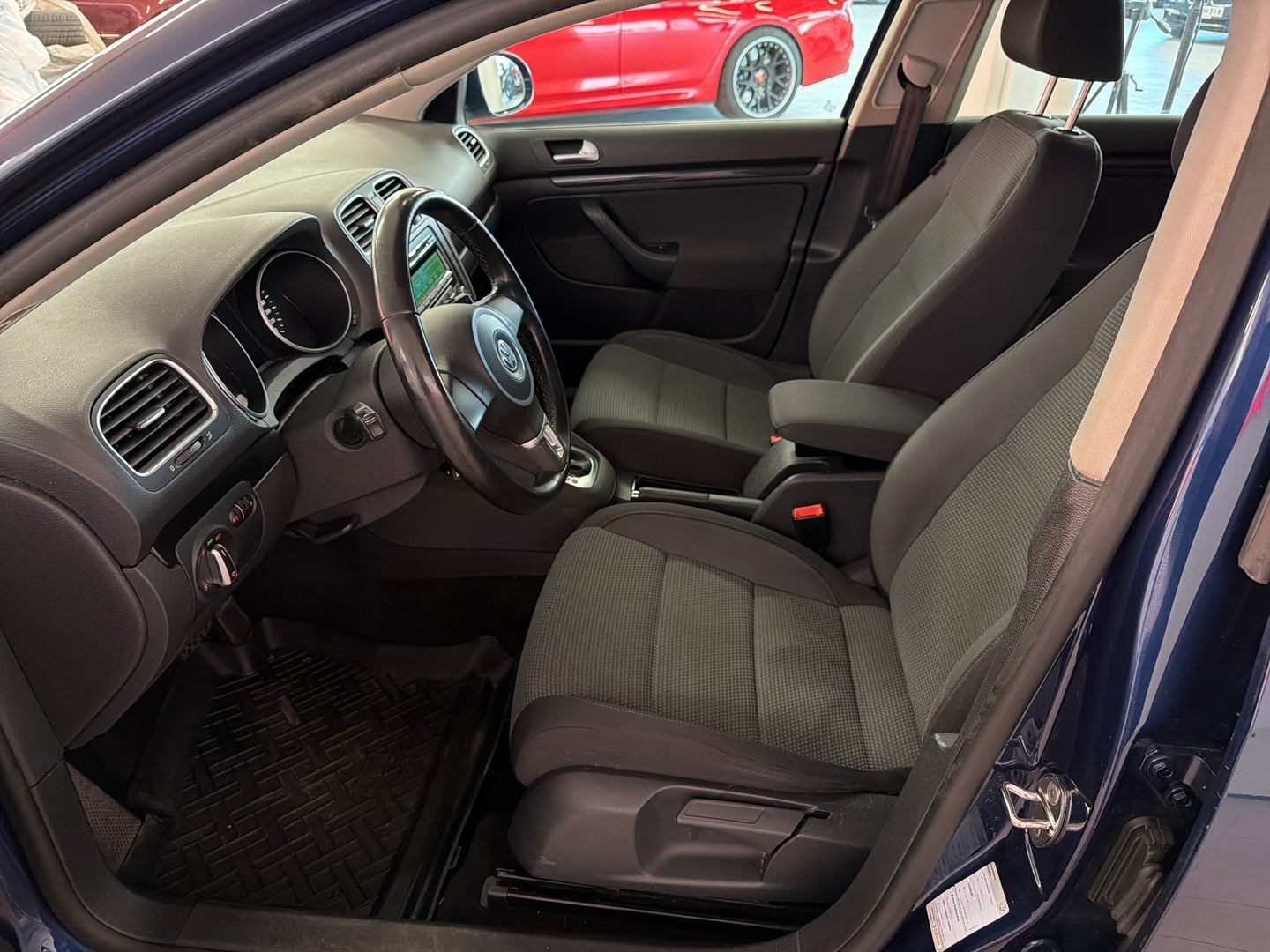 VOLKSWAGEN Golf 2012