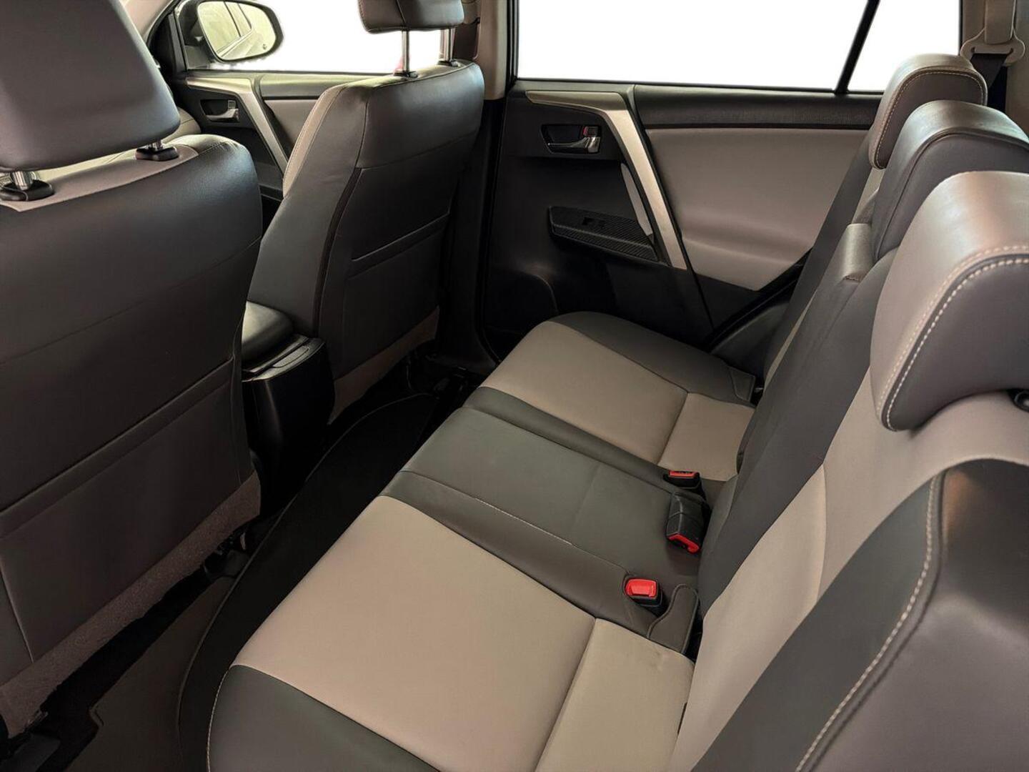 TOYOTA RAV4 10