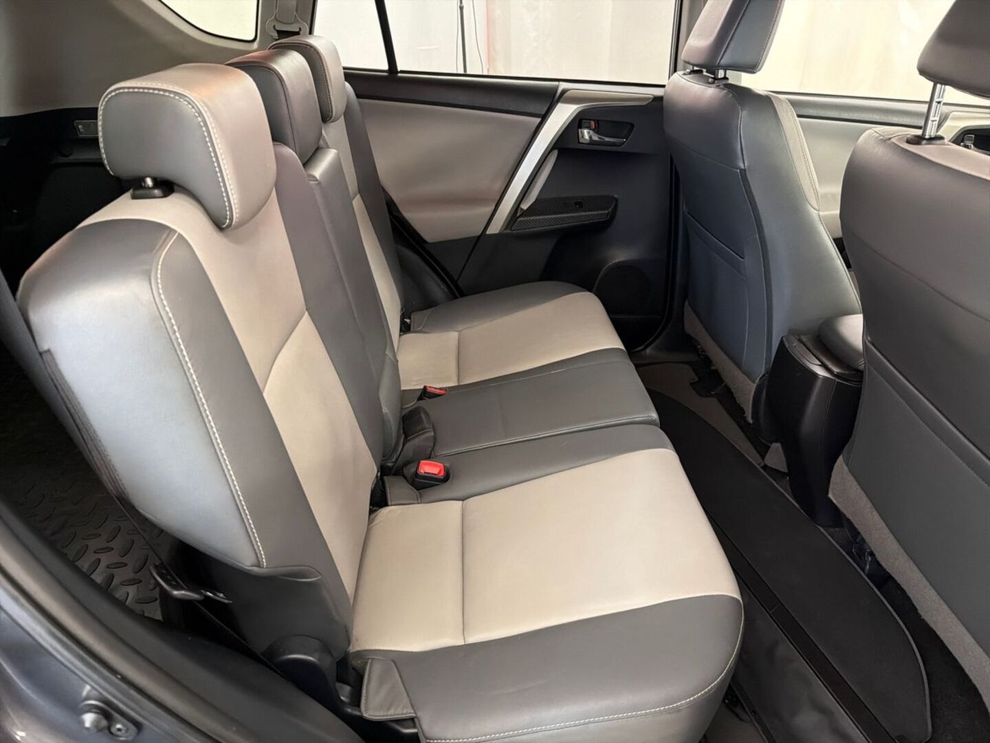 TOYOTA RAV4 15