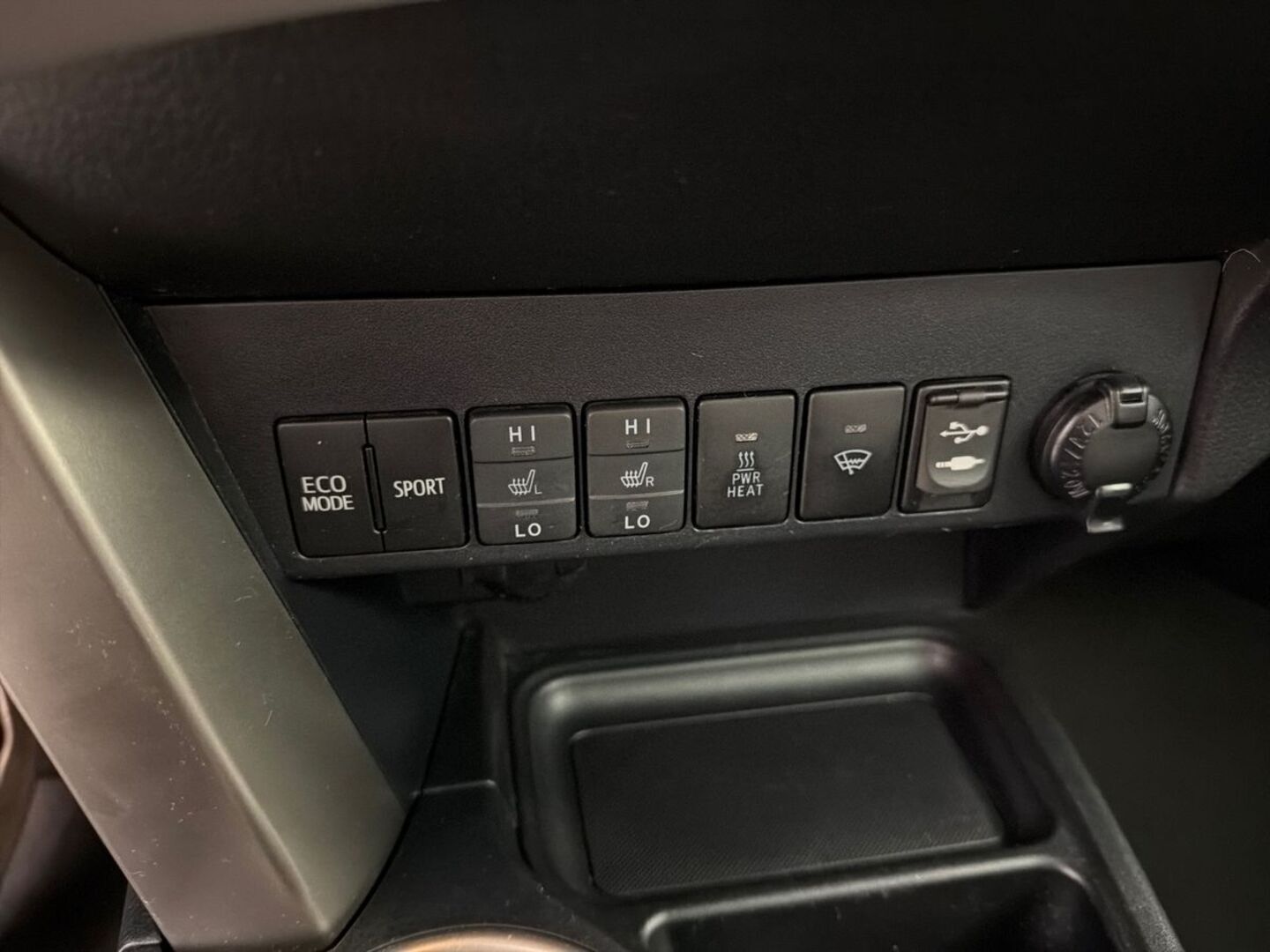 TOYOTA RAV4 21