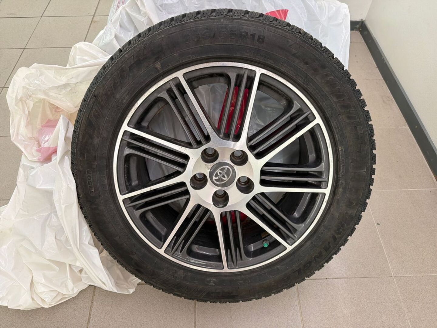 TOYOTA RAV4 29