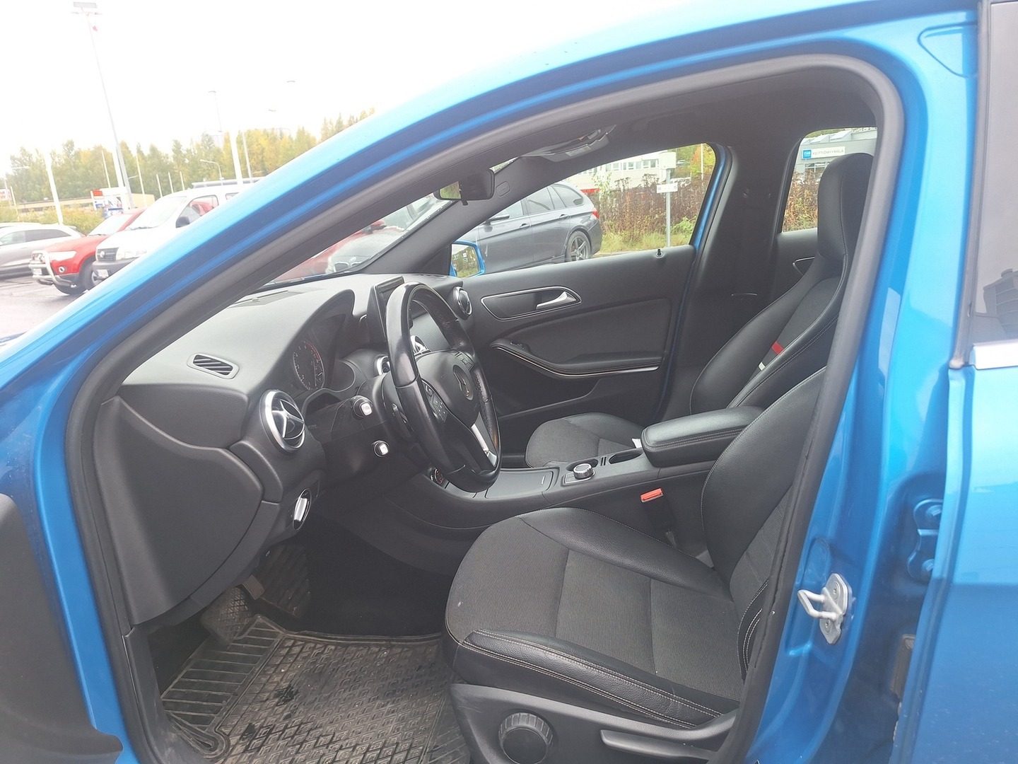 MERCEDES-BENZ A 6