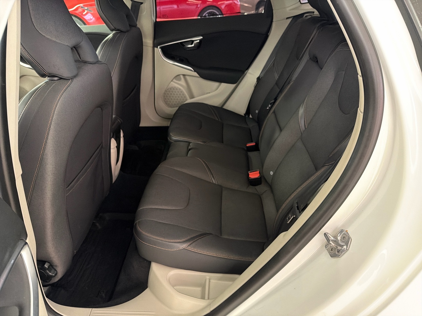 VOLVO V40 Cross Country 2016