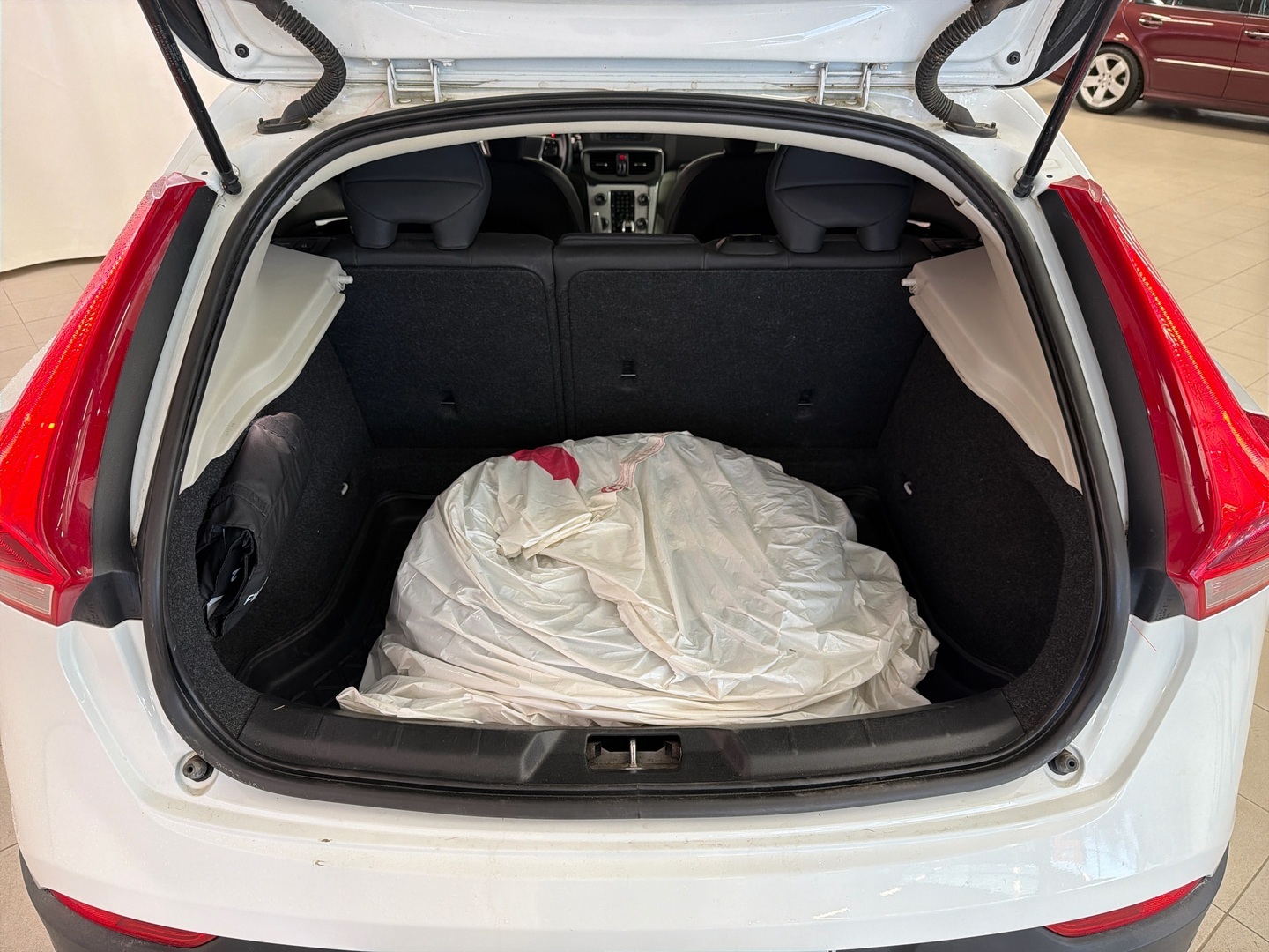 VOLVO V40 Cross Country 2016