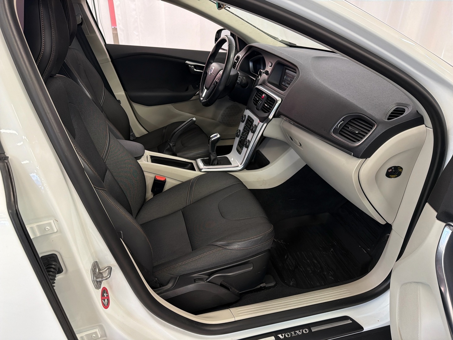 VOLVO V40 Cross Country 2016