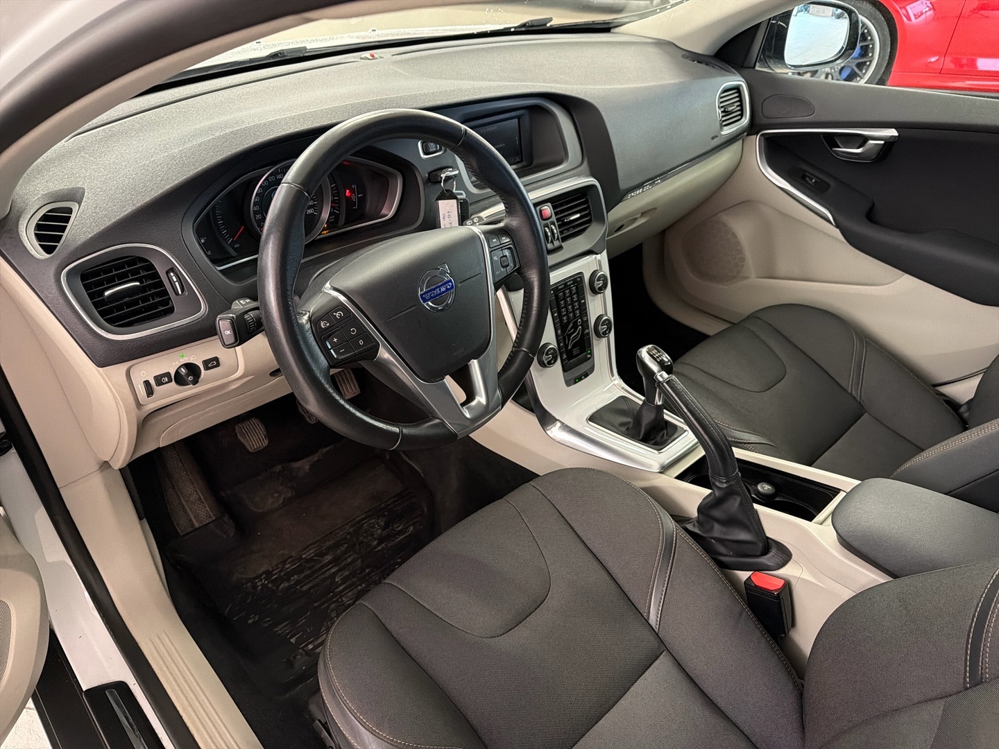 VOLVO V40 Cross Country 2016