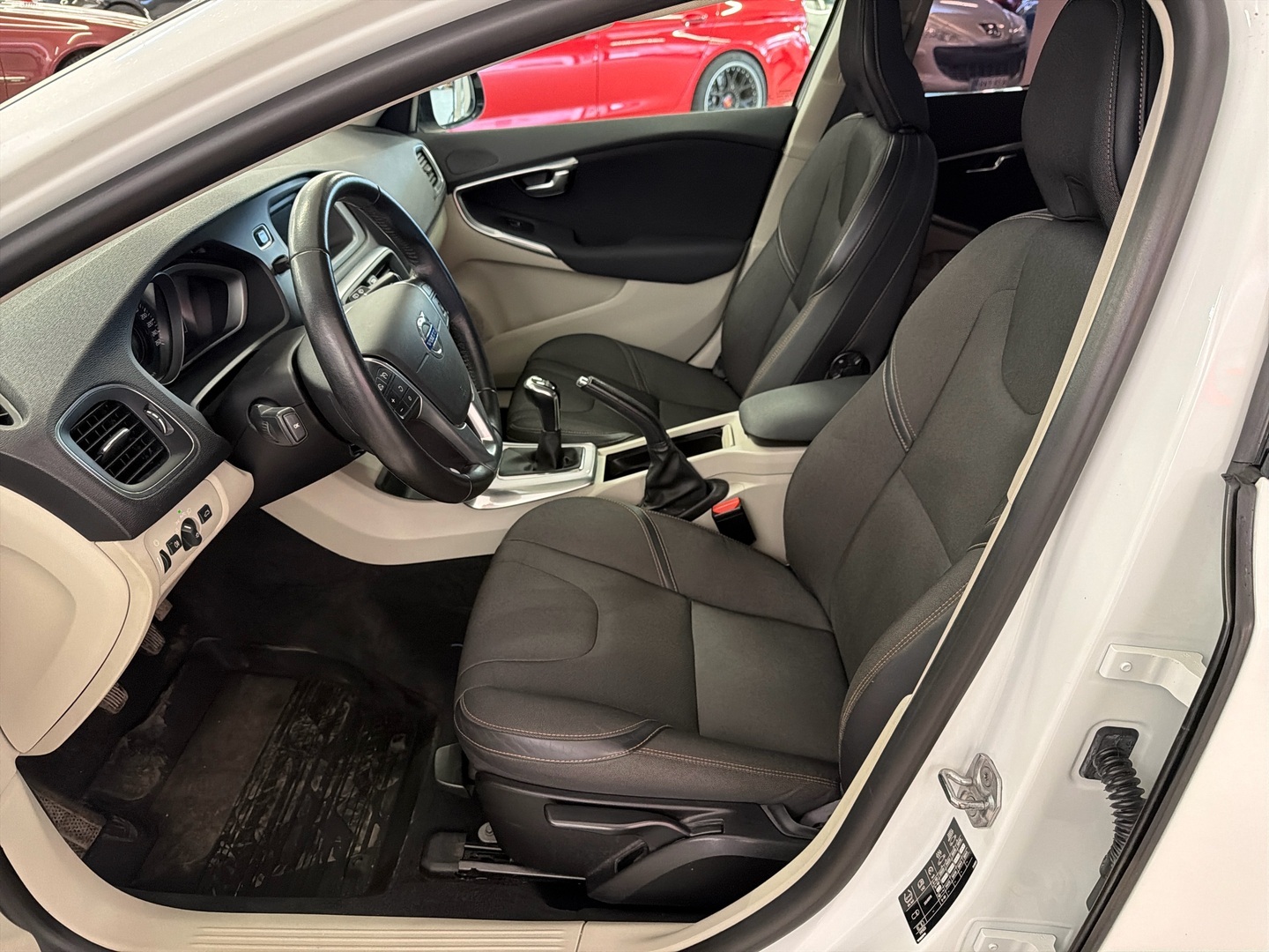 VOLVO V40 Cross Country 2016