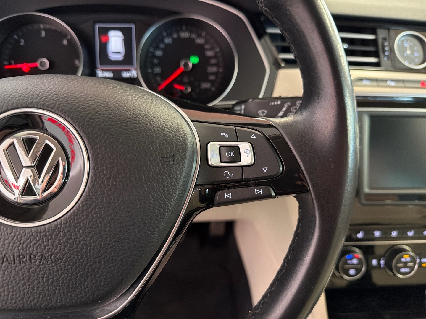 VOLKSWAGEN Passat 2016