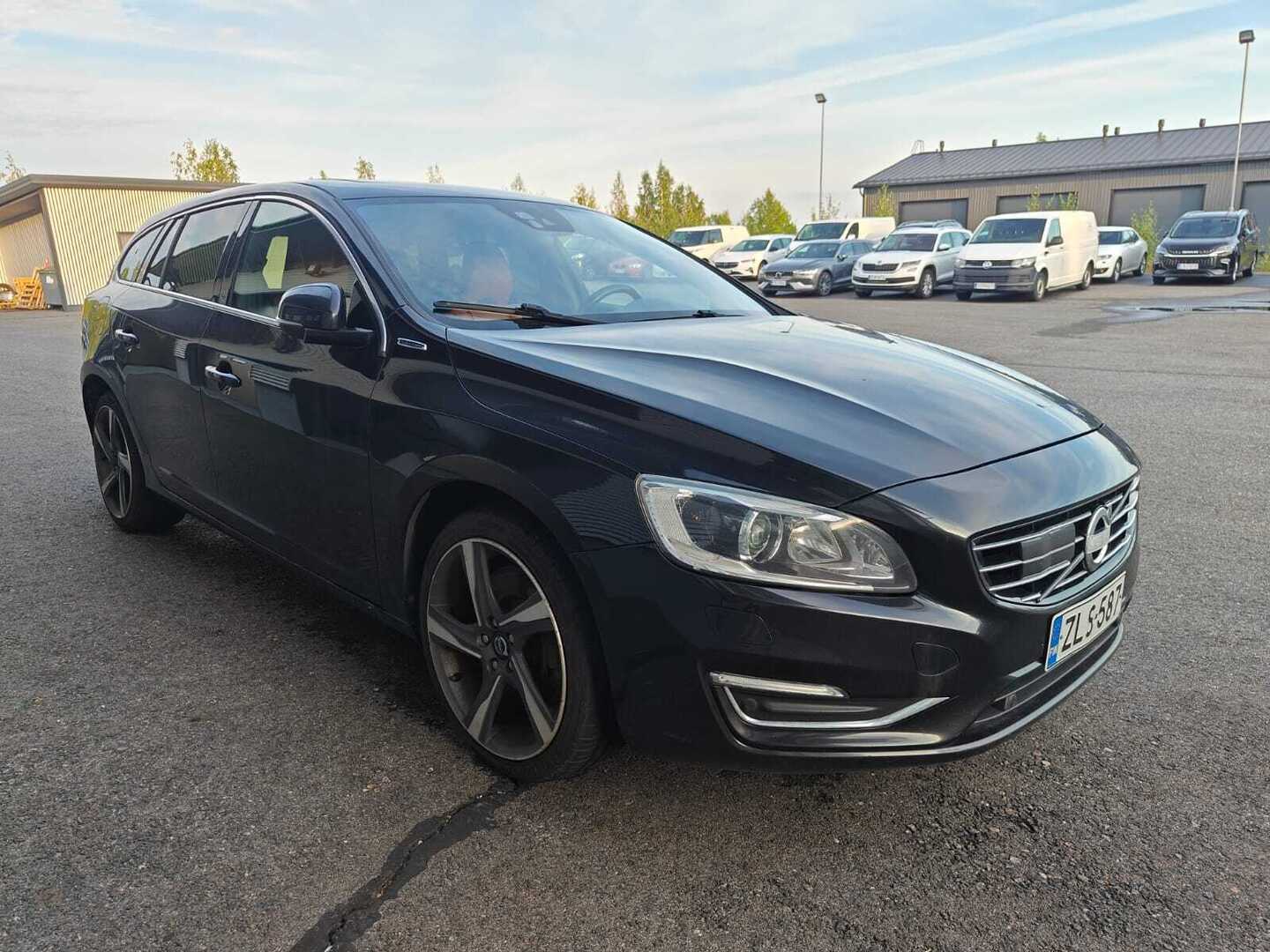 VOLVO V60 2014
