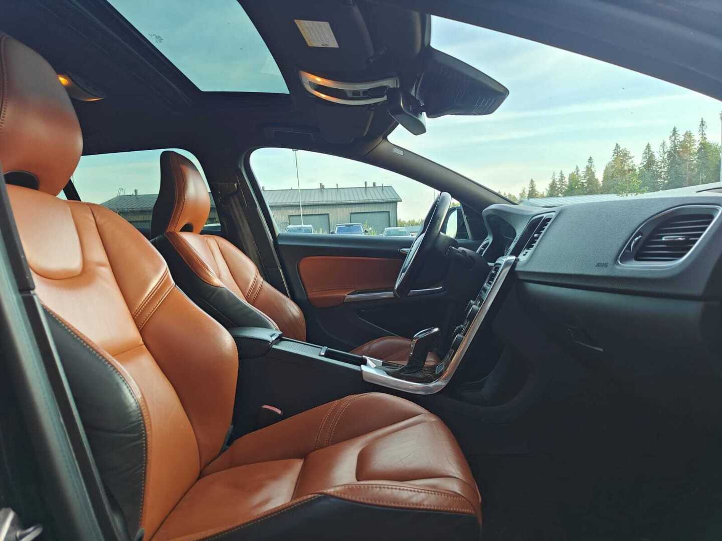 VOLVO V60 2014